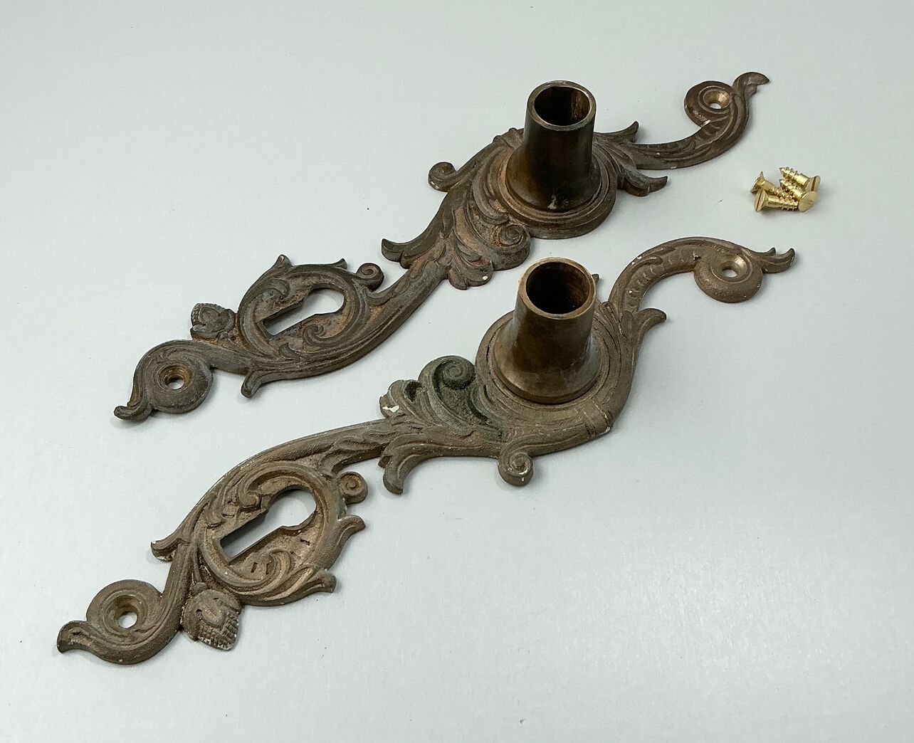 Langskilte i messing