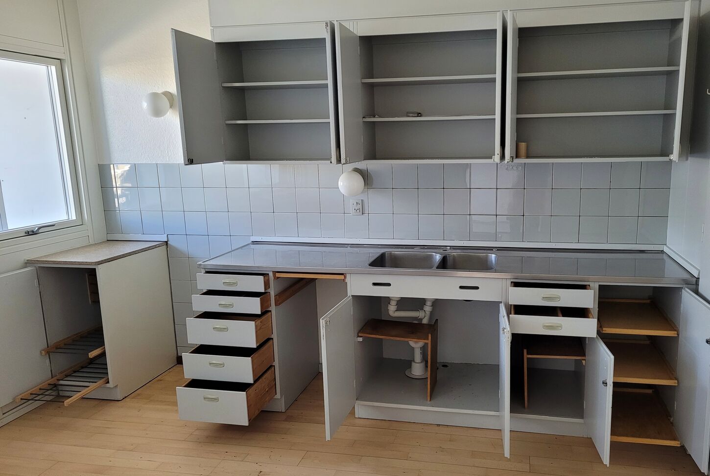 Malet komplet 60'er køkken