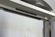 Termovindue fra Rationel med redningsåbning