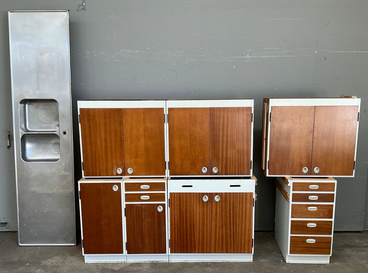 Originalt komplet 60'er køkken