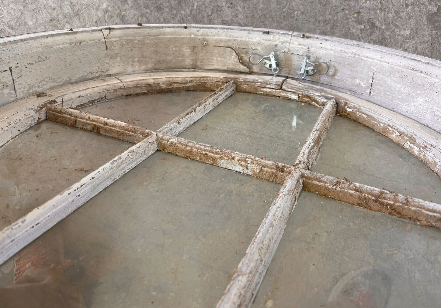 Rundt vindue Ø 79 cm