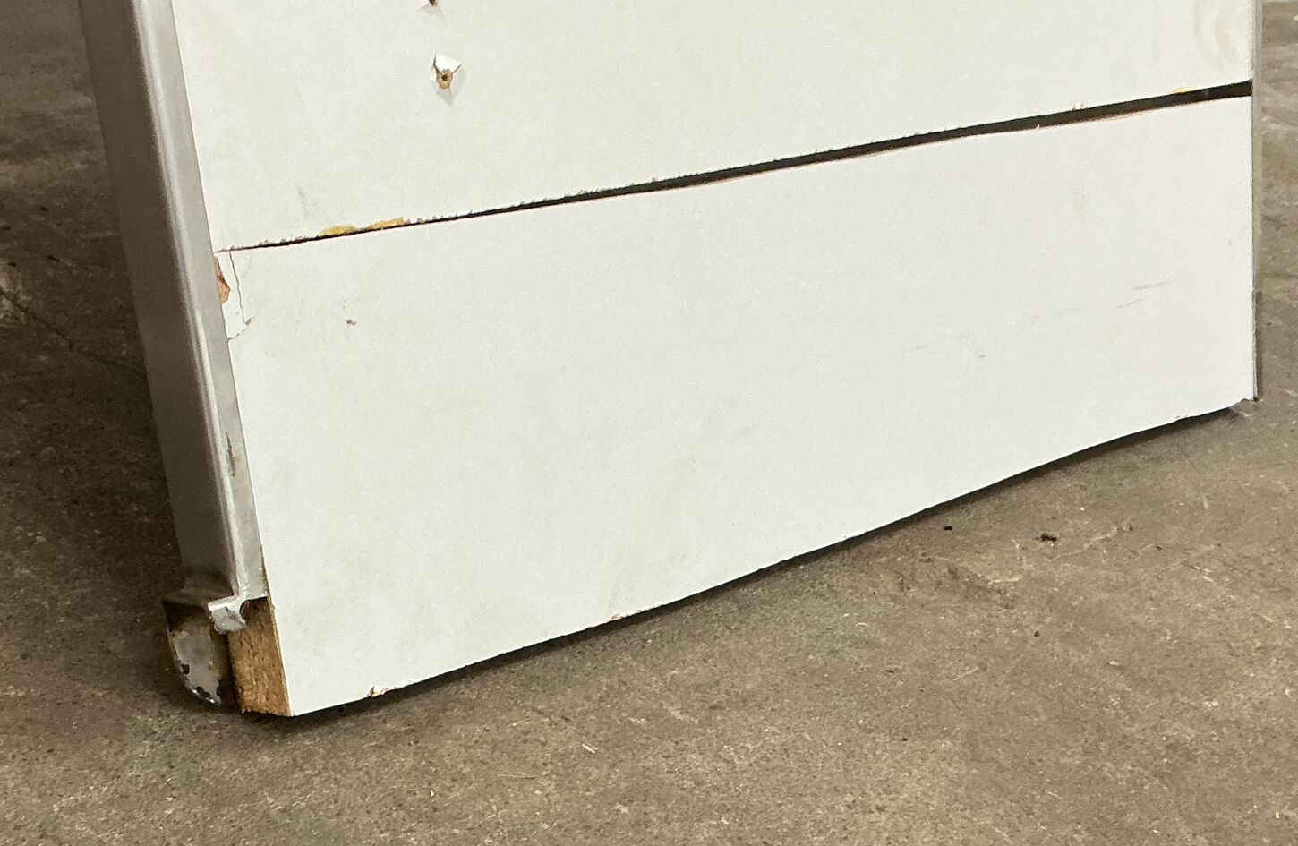 Stålbordplade med vask og blandingsbatteri