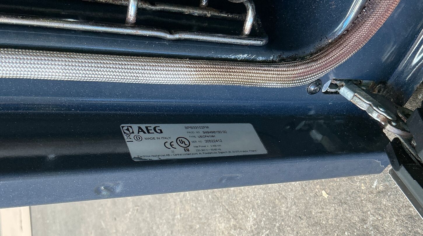AEG indbygningsovn