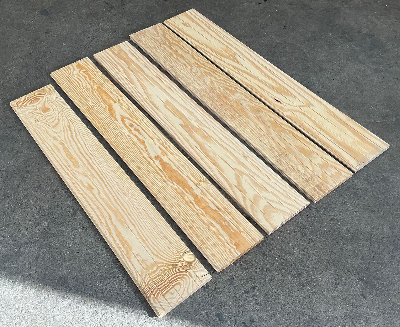Gulvplanke i Pitch Pine - 18 cm bredde