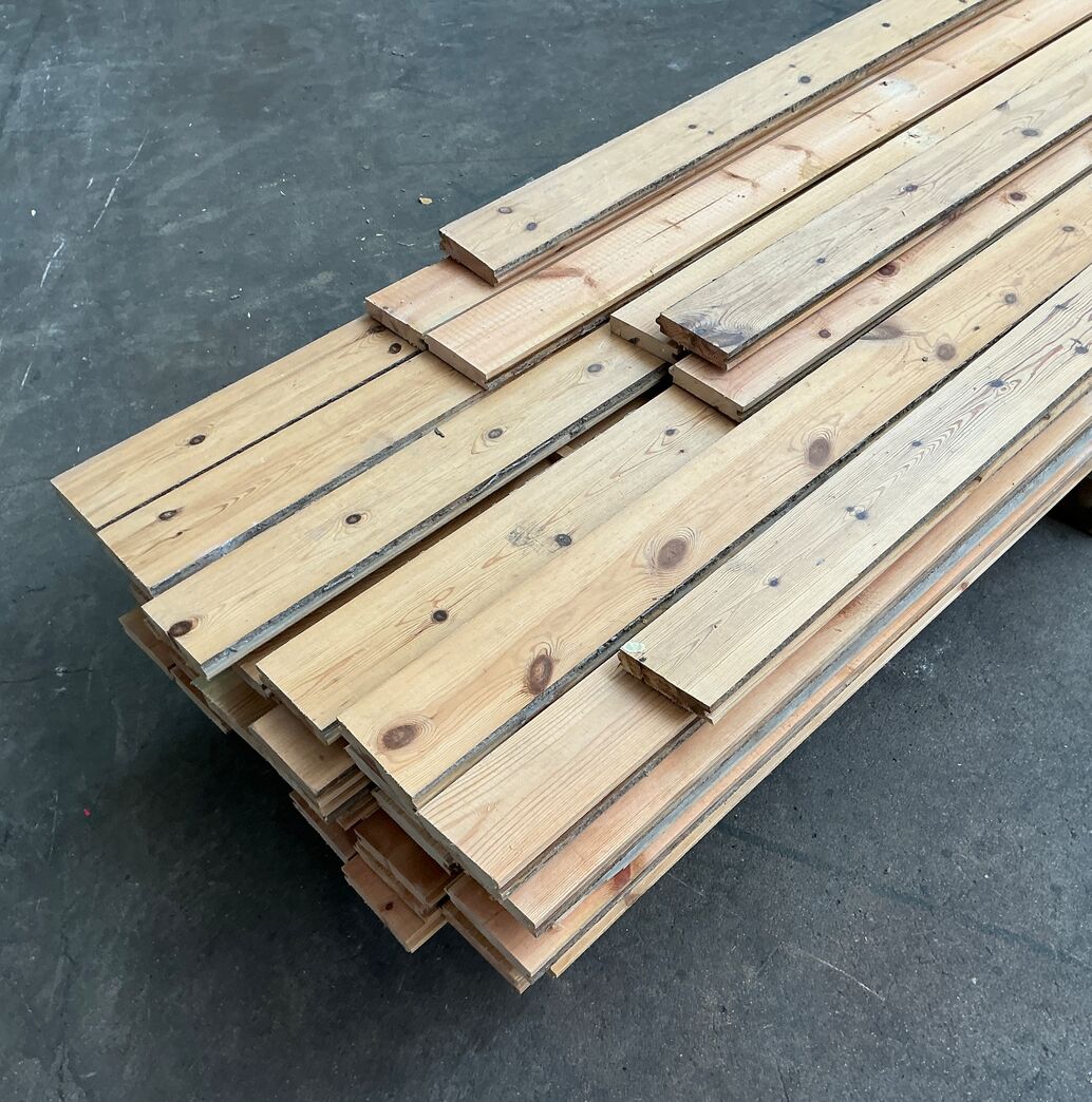 Brugt gulvbrædder i fyr, 18m2, 11,3 cm
