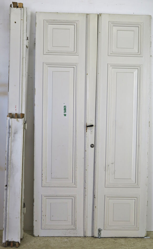 Fyldningsdør med karm