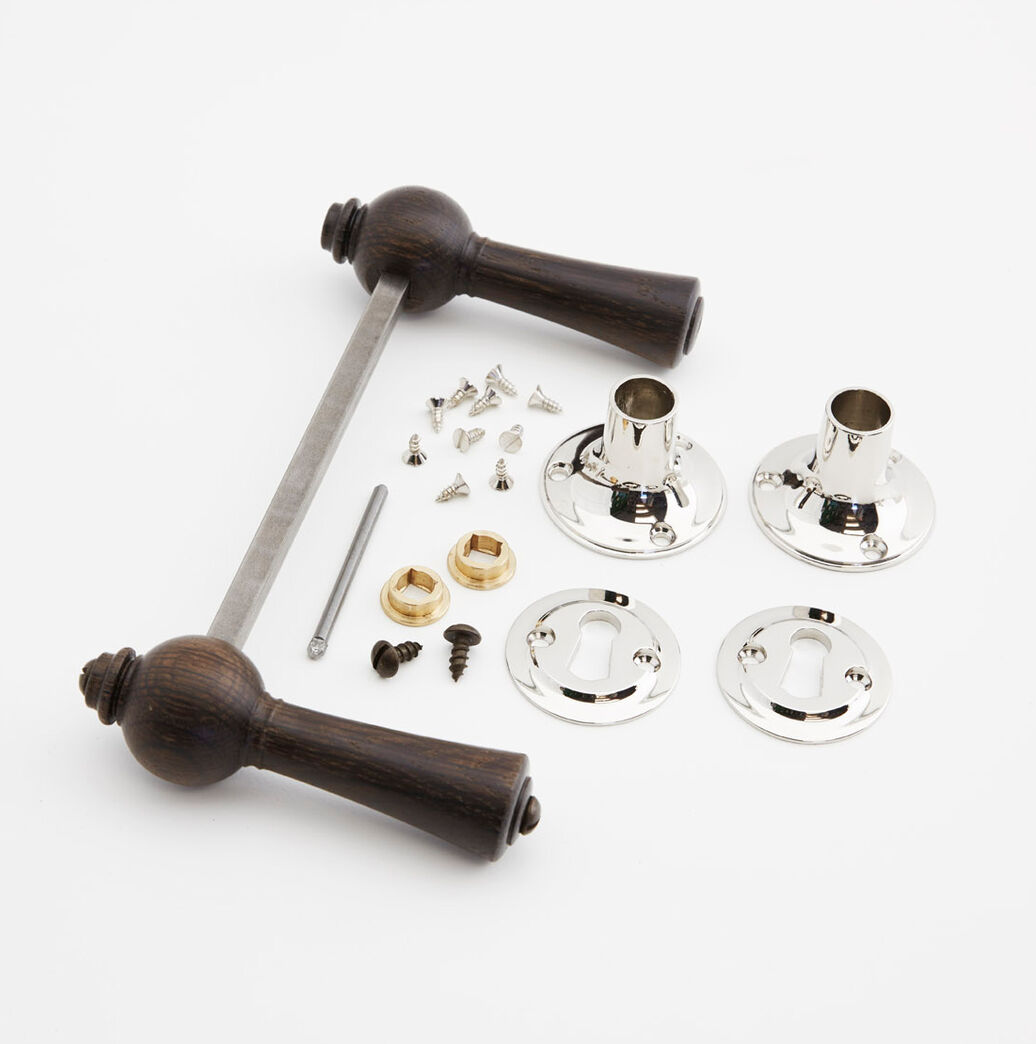 Trægreb til gammel dør - Knebelfacon i røget eg