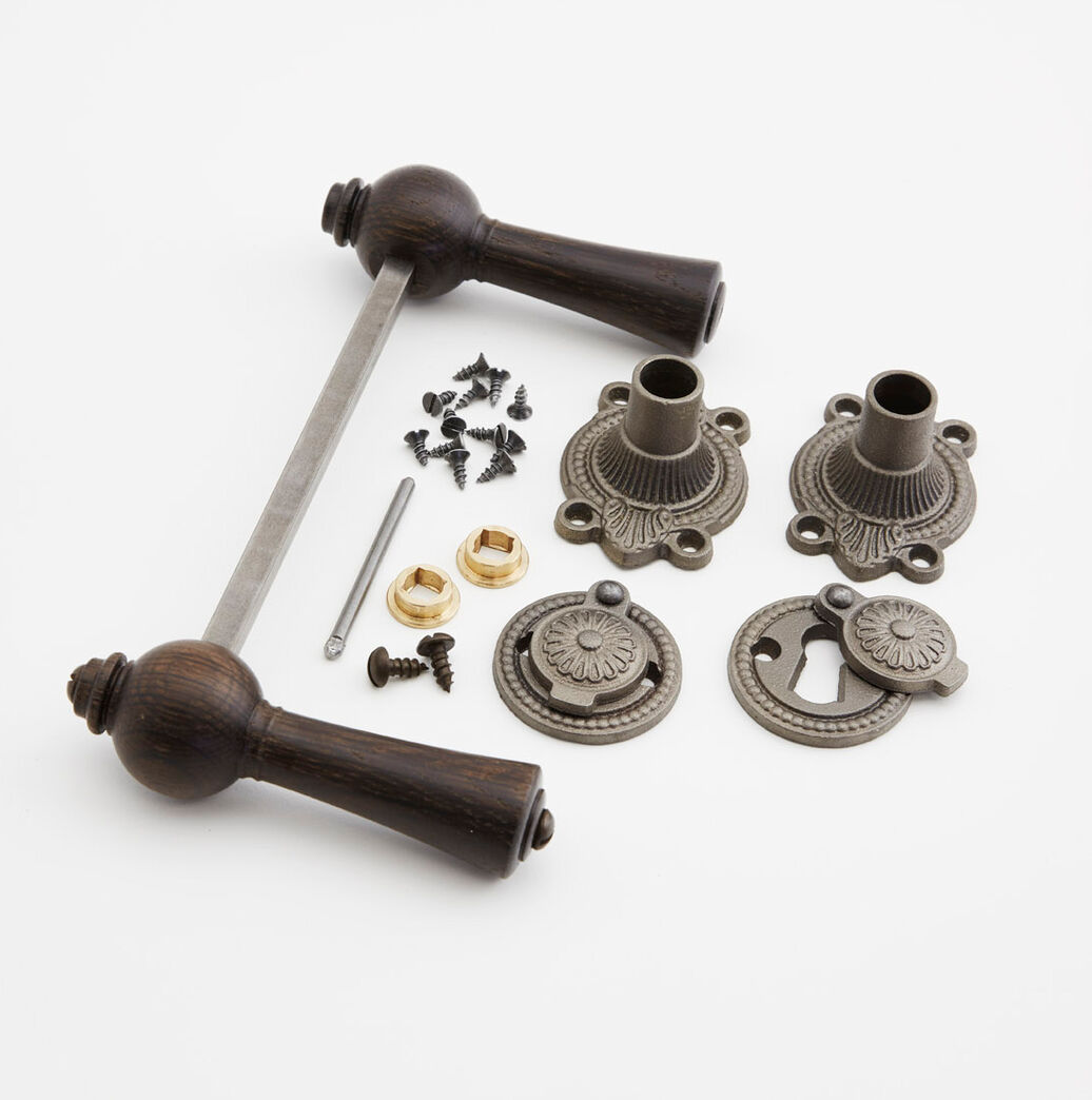 Trægreb til gammel dør - Knebelgreb i røget eg