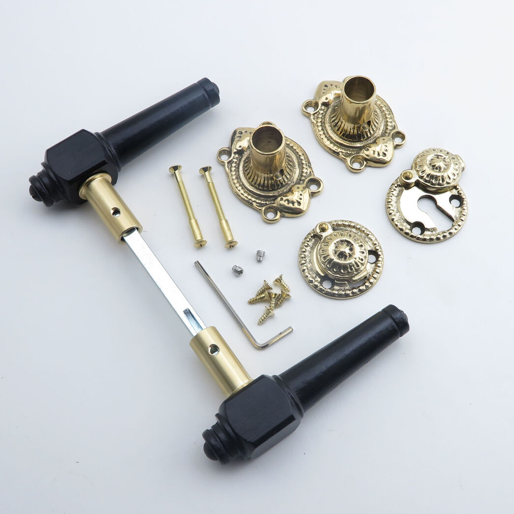 Trægreb til ny dør - spidsgreb i sortlakeret bøg