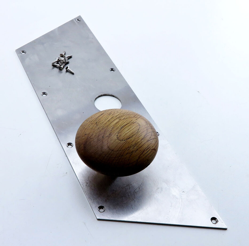 Stor knop på rustfri plade Stor knop på rustfri plade