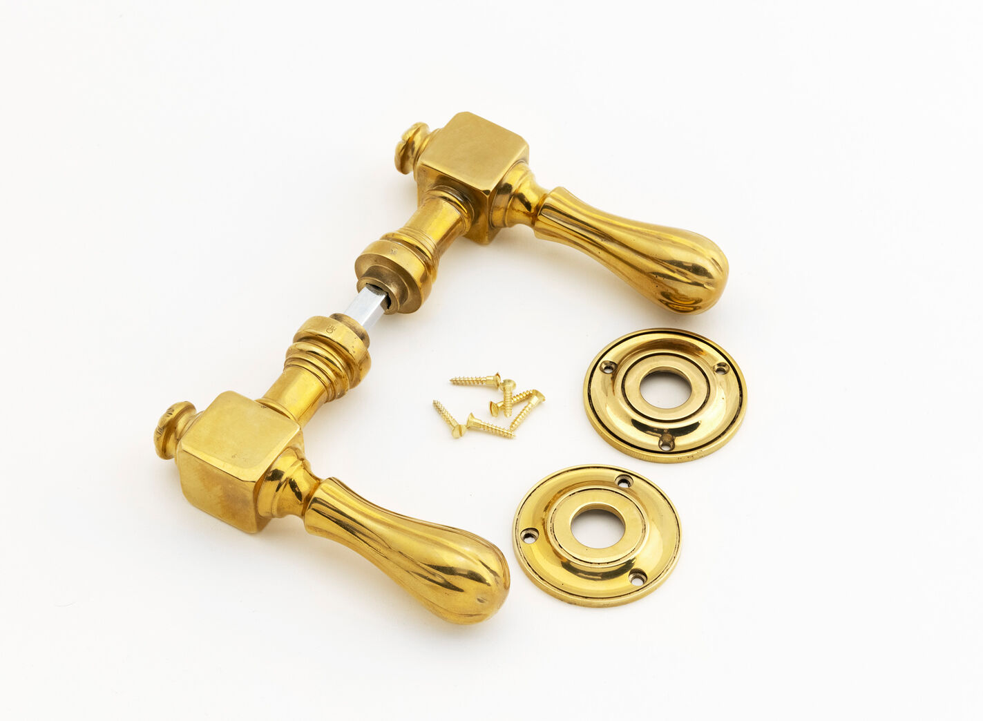 Riflet greb på roset - gammel dør