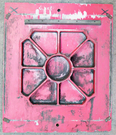 Vægdekoration, stor støbekliché på plade