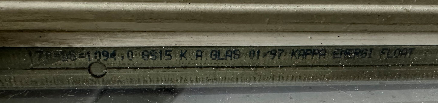 Termovindue med redningsåbning