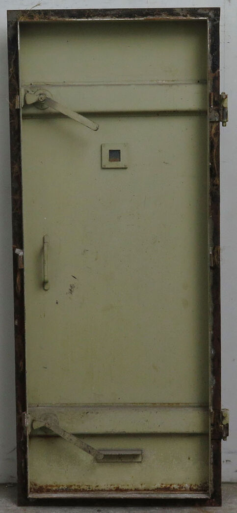 Gammel ståldør fra 40éren