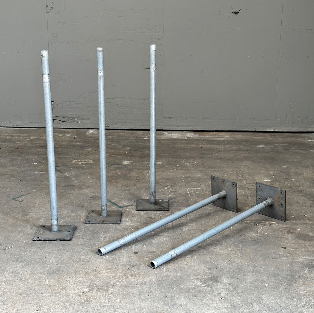 Jernrør med monteringsplade 114 cm