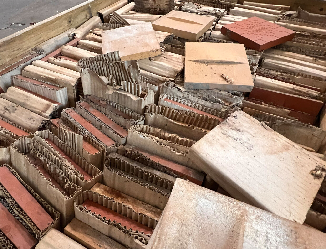 Hasle - klinke med relief Hasle - klinke med relief