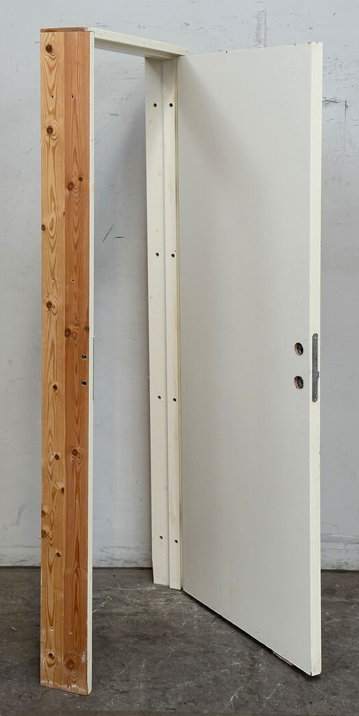 Massiv dør med karm M8