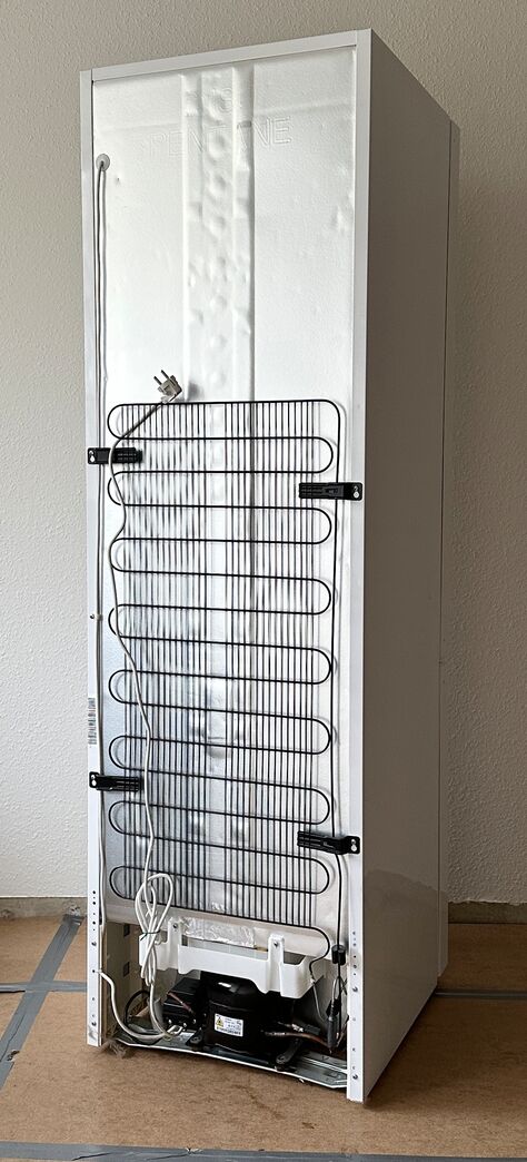 Gram køle/fryseskab i pæn stand