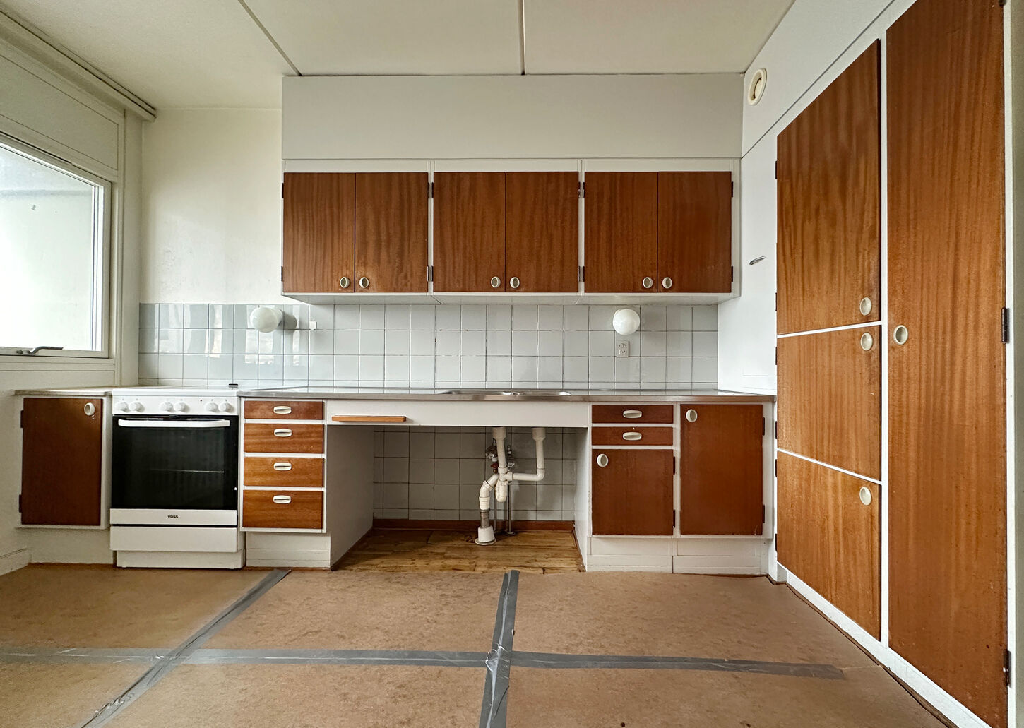 Ramme til køkken fra Vollsmose 120 cm