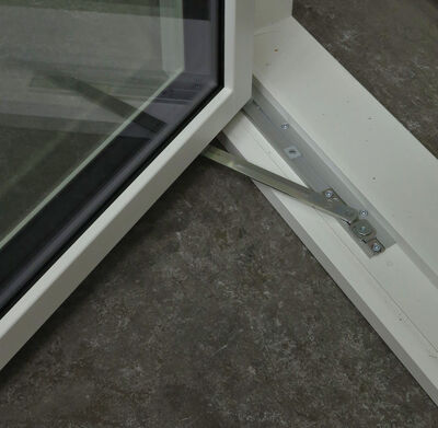 2-fags vindue med redningsåbning fra Vindunor