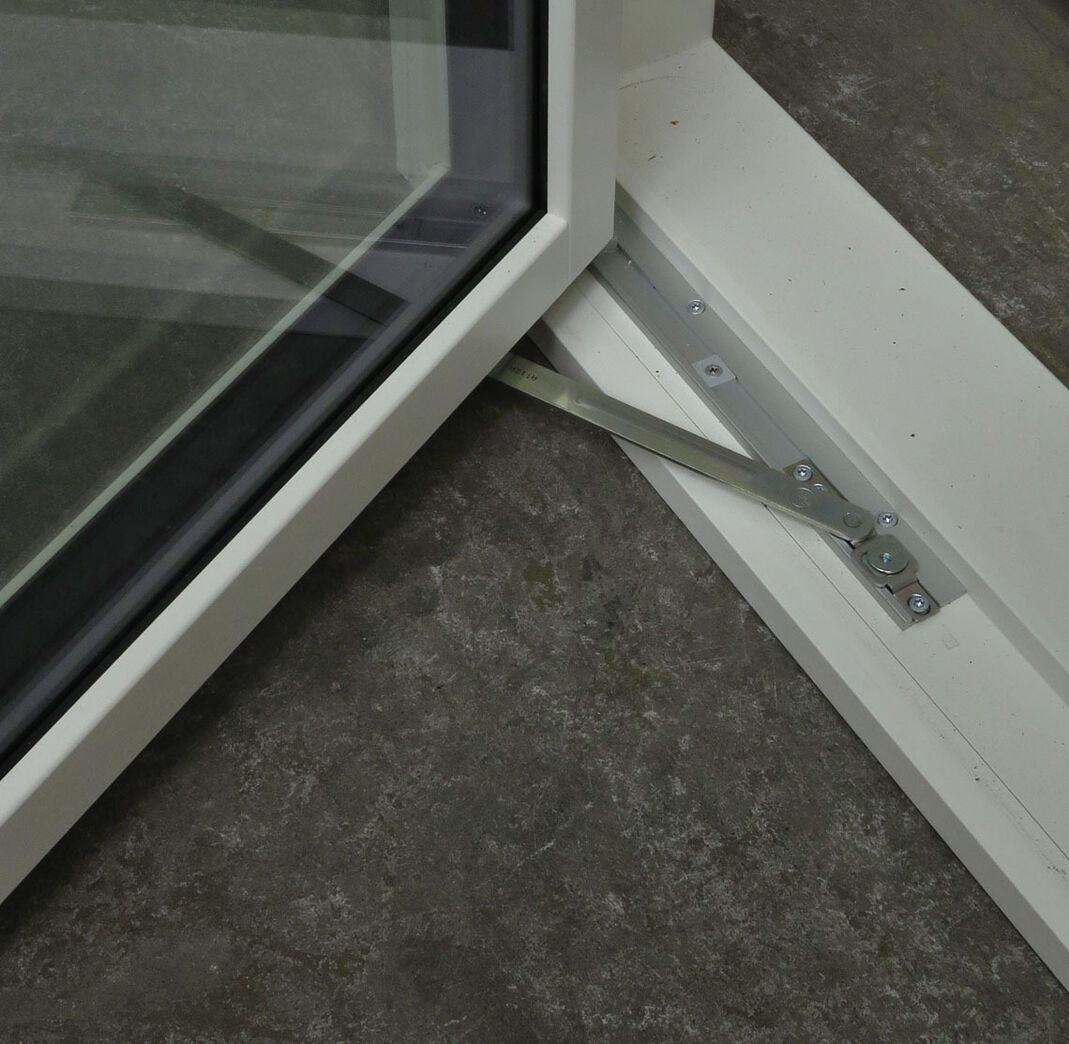 2-fags vindue med redningsåbning fra Vindunor