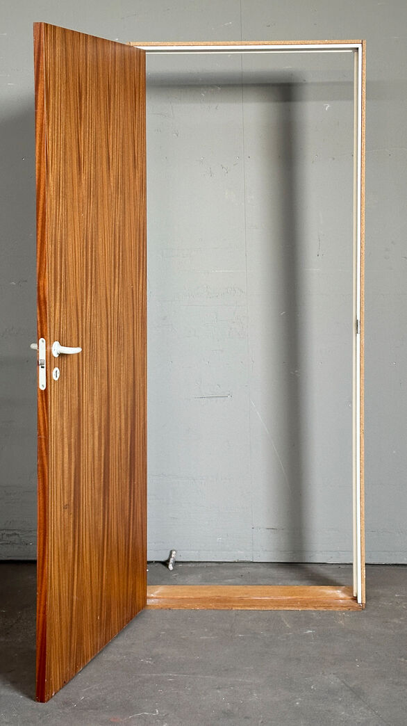 Mahognifineret M9 dør med karm vh.