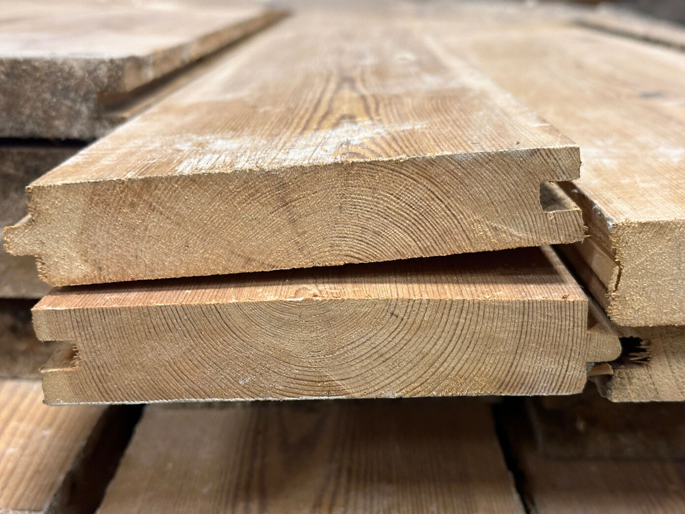 Brugte gulvbrædder i fyr, 17m2, 11cm