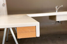 Corian bordplade med vask og hylder Corian bordplade med vask og hylder