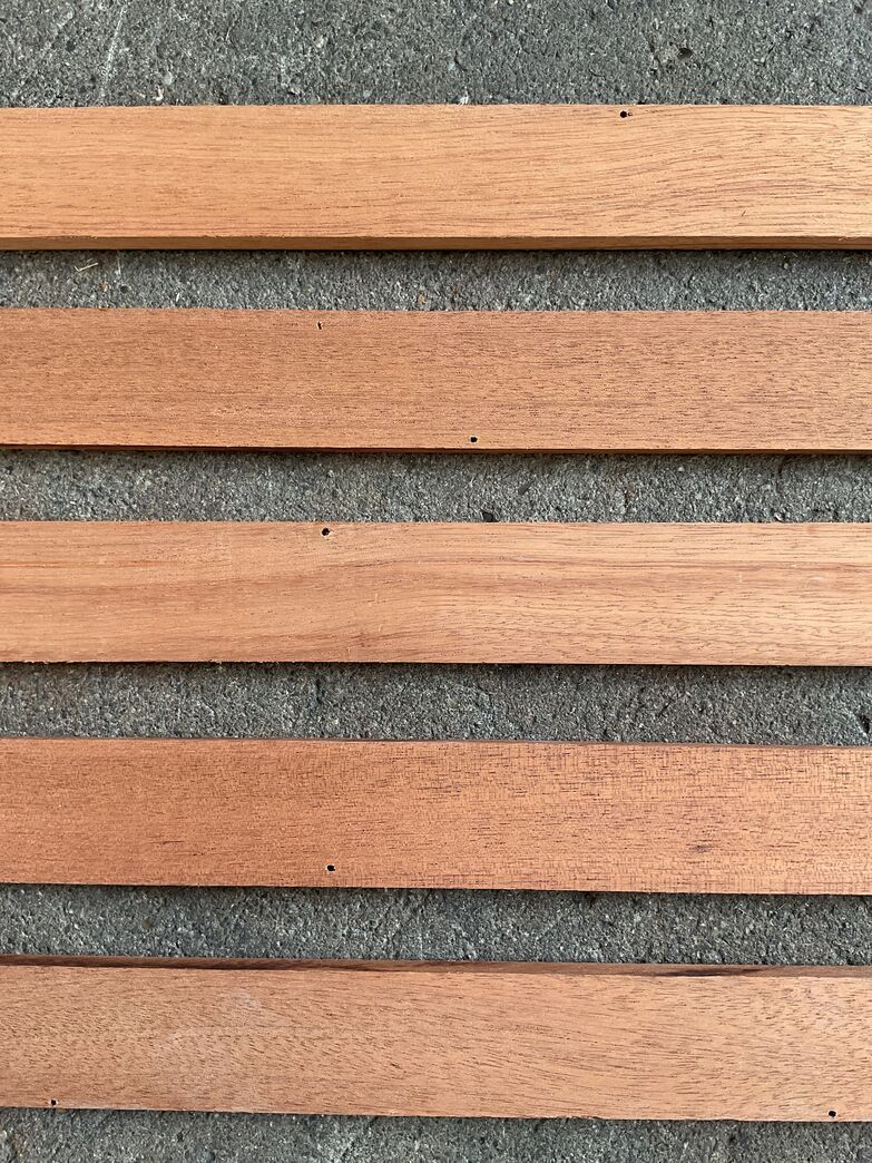 Mahognilister med sømhuller 4,8x1,4x60 cm