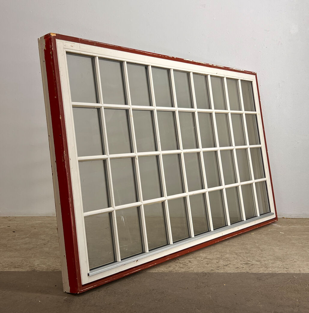 Stort termovindue med sprosser