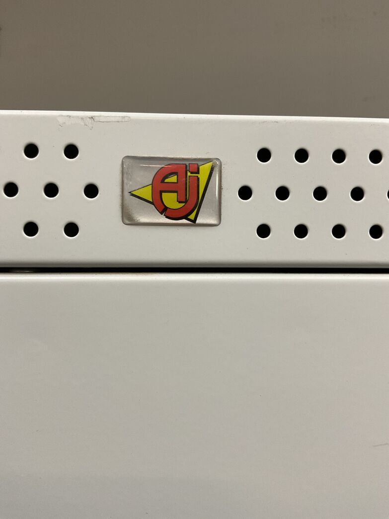 Metalskab med 4 låger