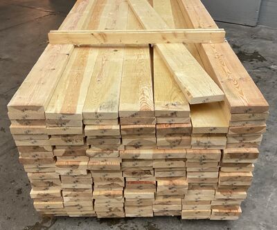 Ovntørret kantskåret fyr 32x150 mm 504 lbm.