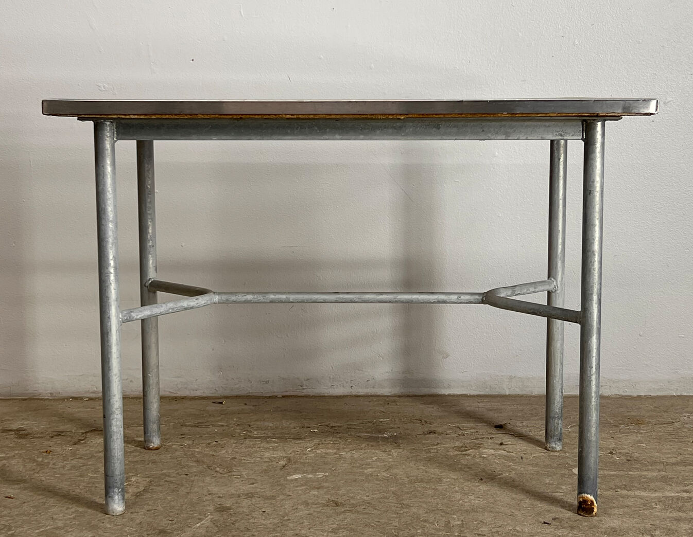 Bord i rustfrit stål