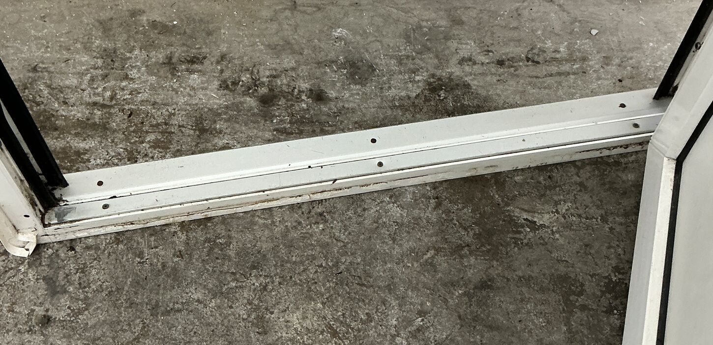 Facadedør i plast med 2 ruder hh