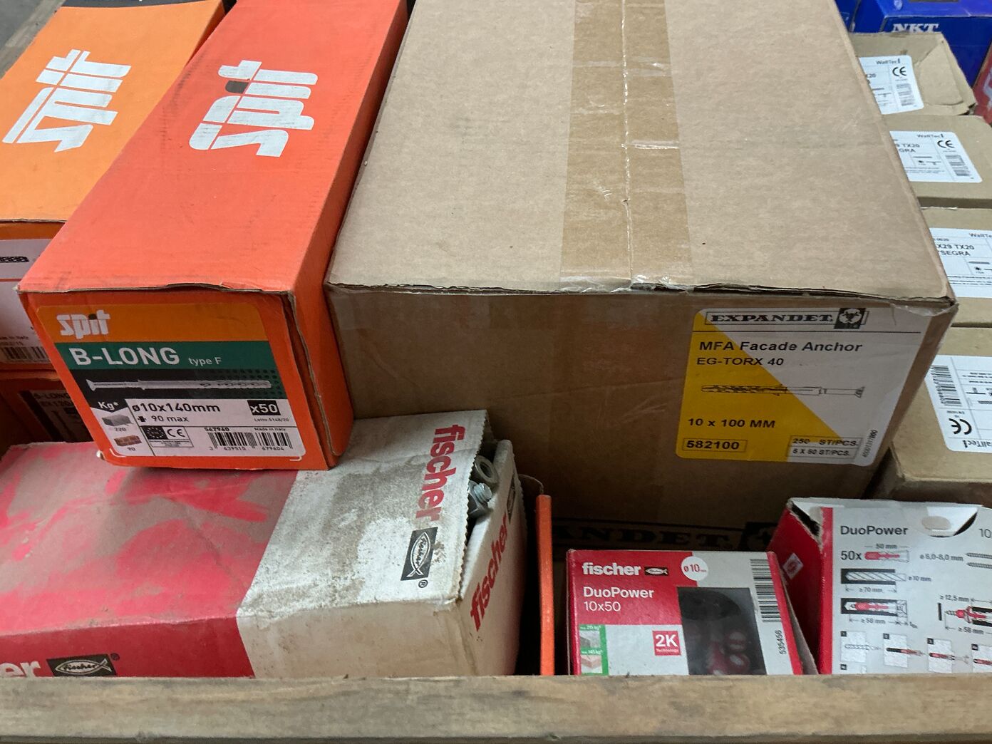 Facade ankre og karmskruer