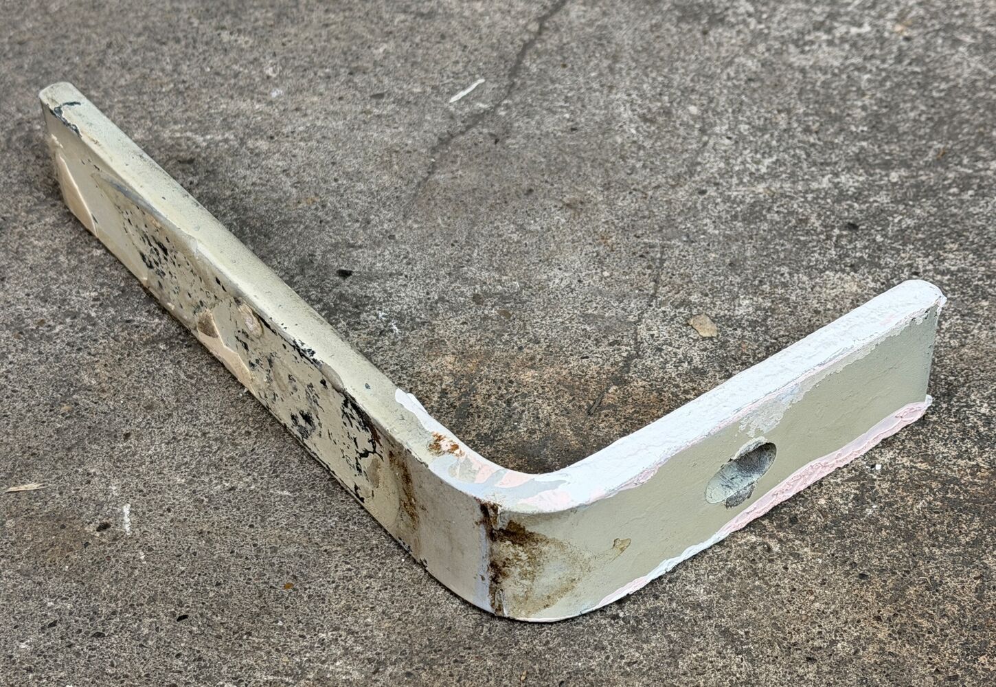 Hyldeknægt i metal 13x21 cm