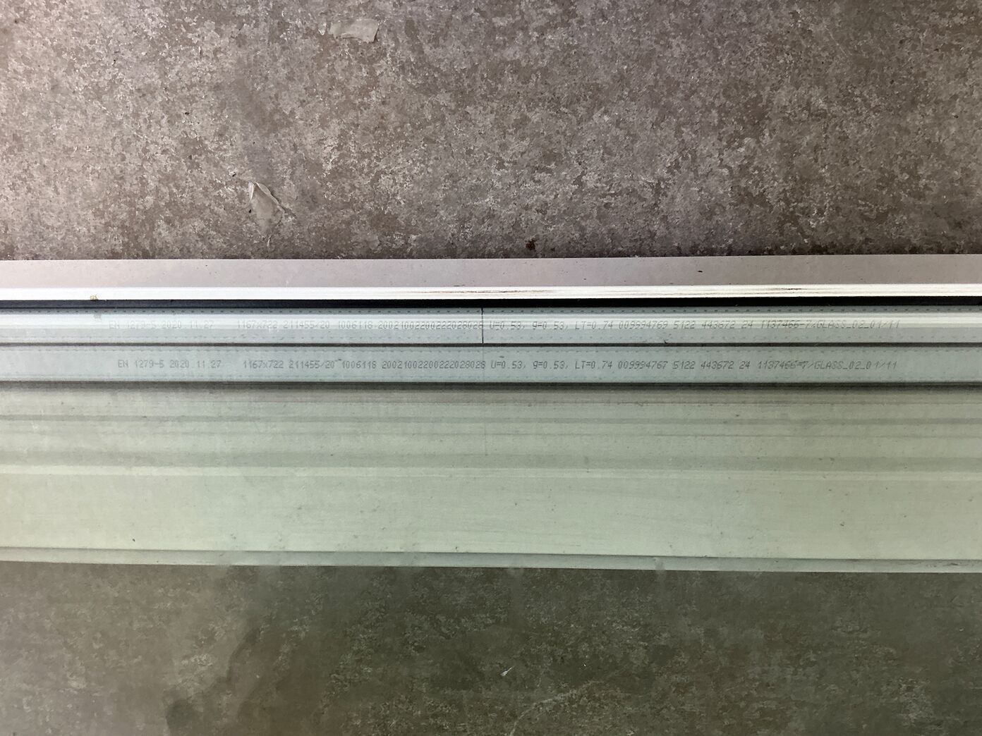 Energivindue med 2 ruder, opluk øverst