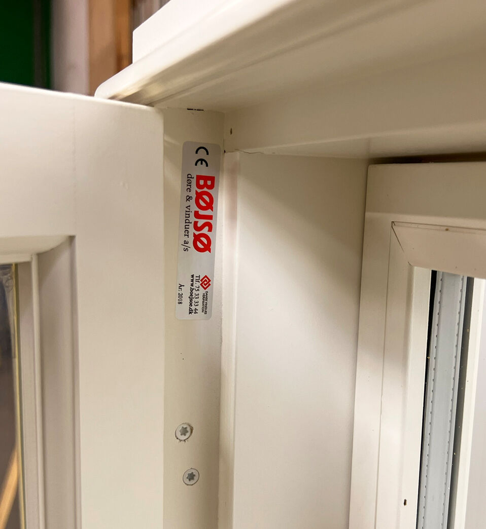 Bøjsø vindue med forsats