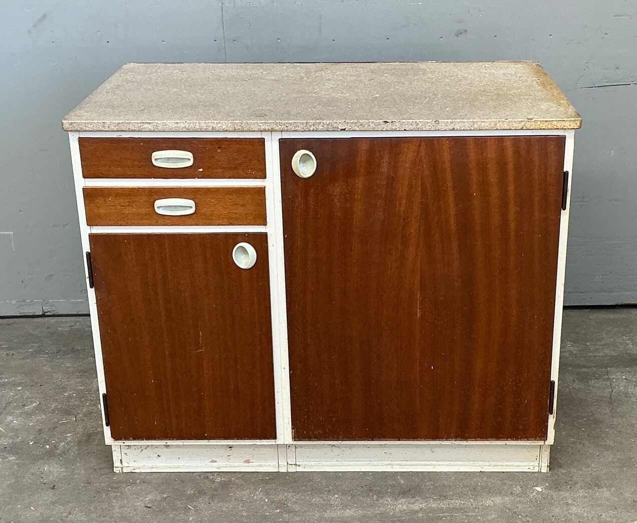 Original 60'er køkken med terrazzoplade