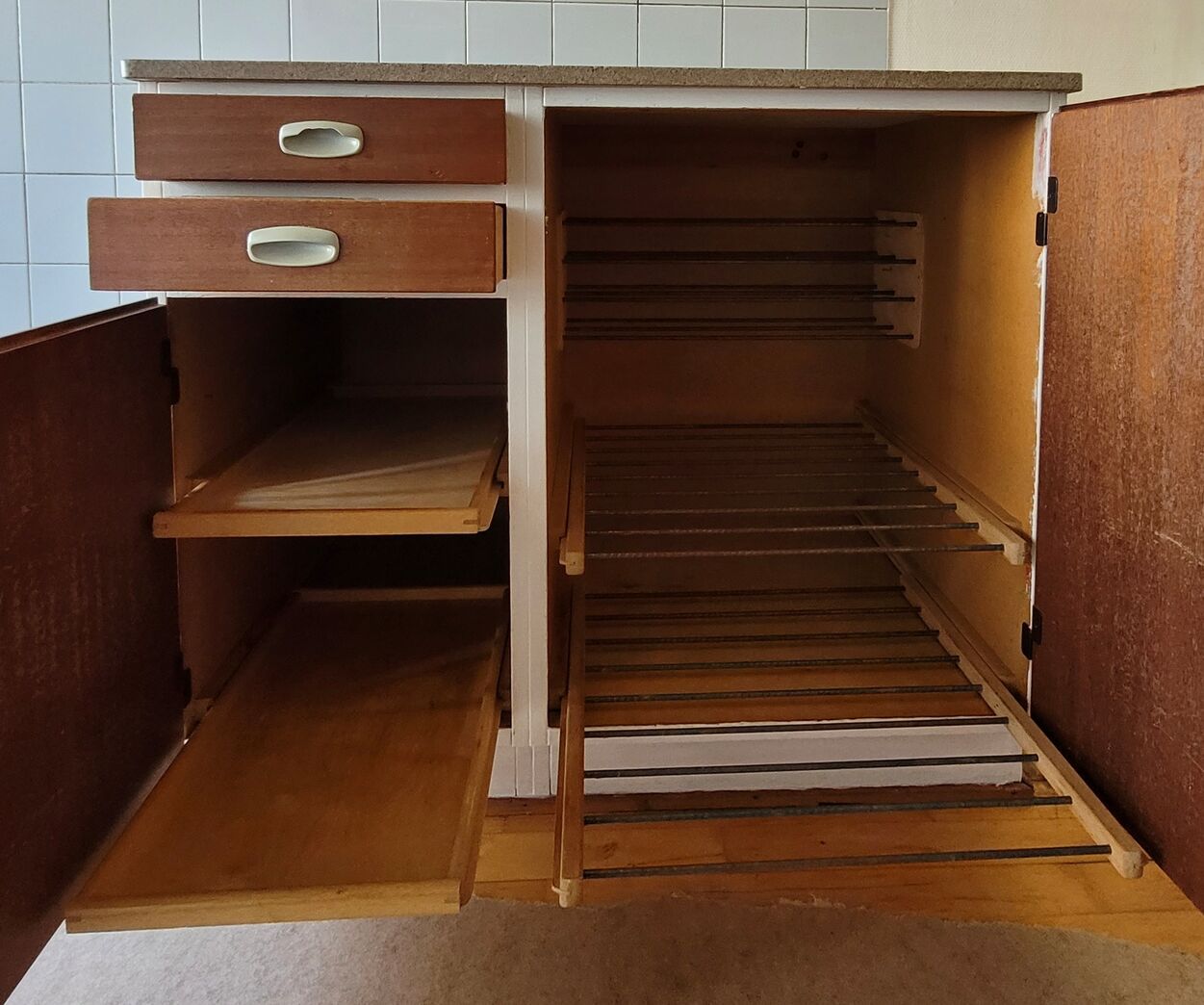 Original 60'er køkken med terrazzoplade