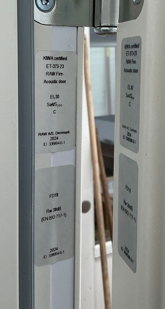 EI1-30/38dB branddør m/karm hh.