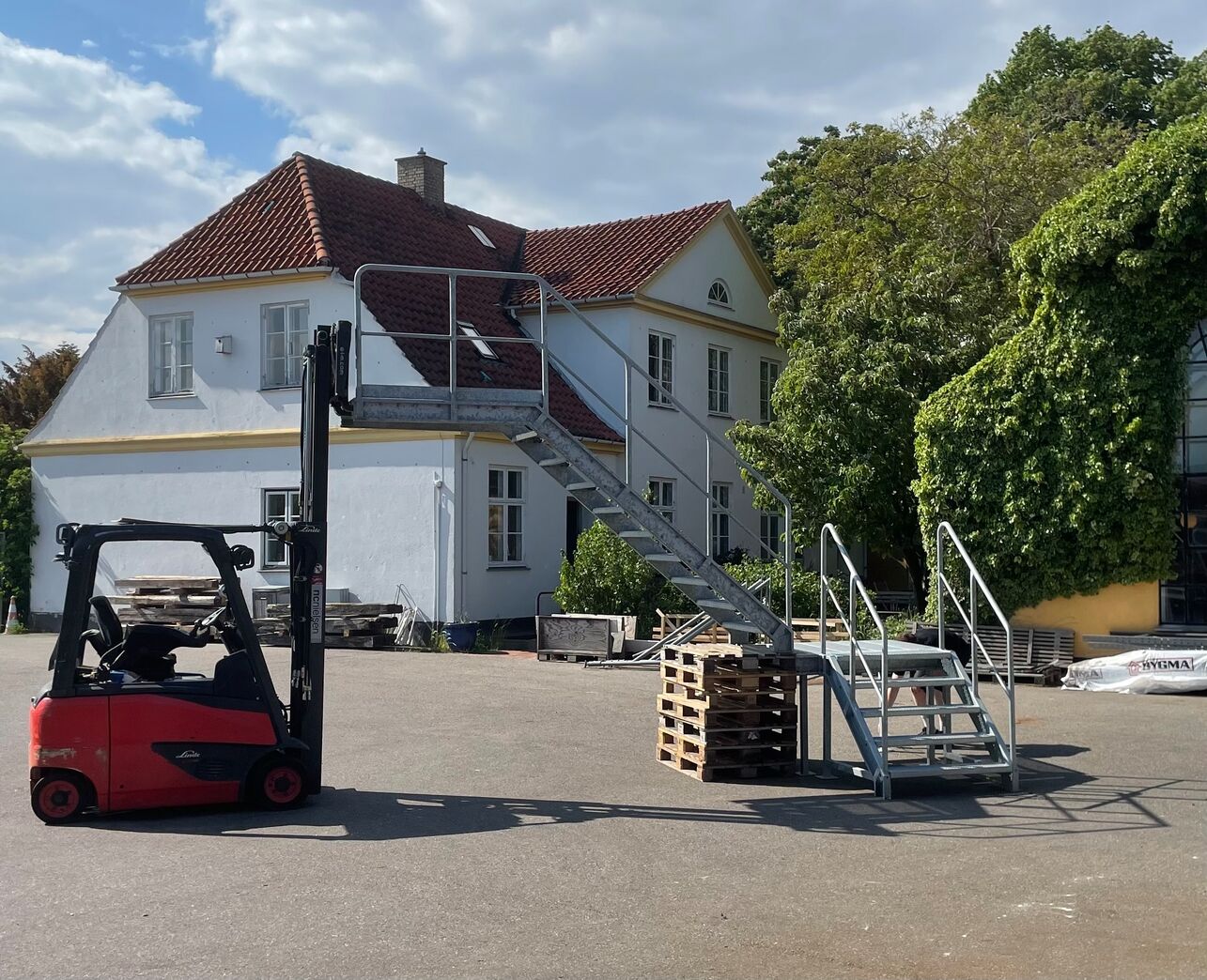 Ståltrappe med repos
