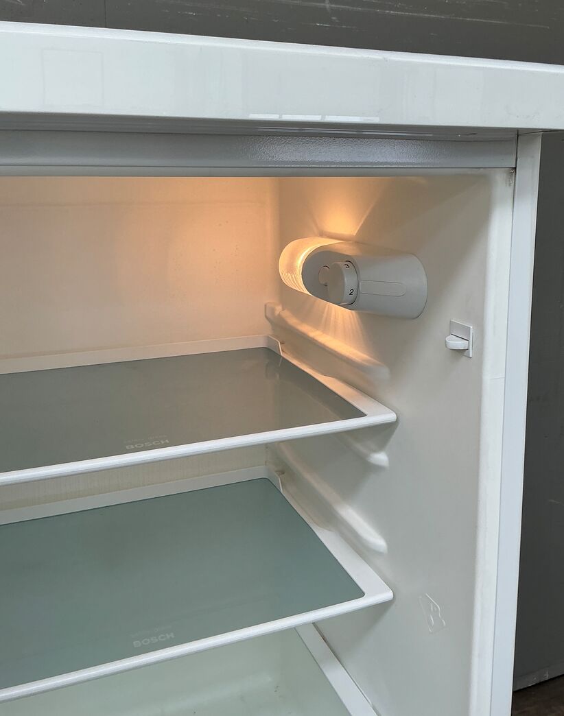 Fritstående Bosch køle/fryseskb 159/93 liter