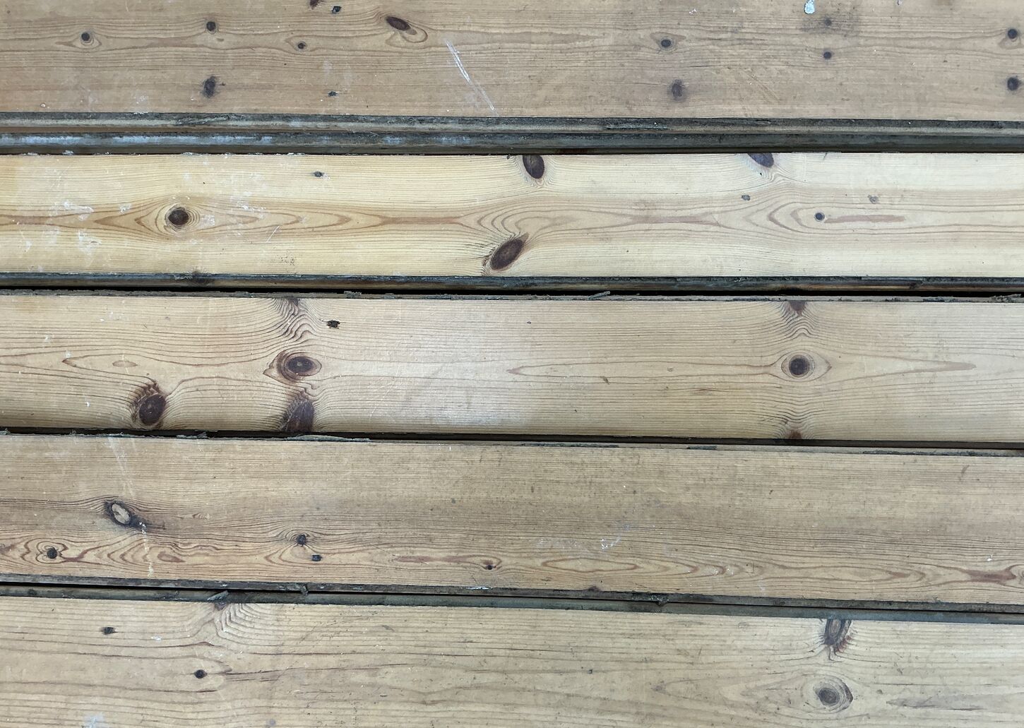 Brugt gulvbrædder i fyr, 21m2, 11,3 cm