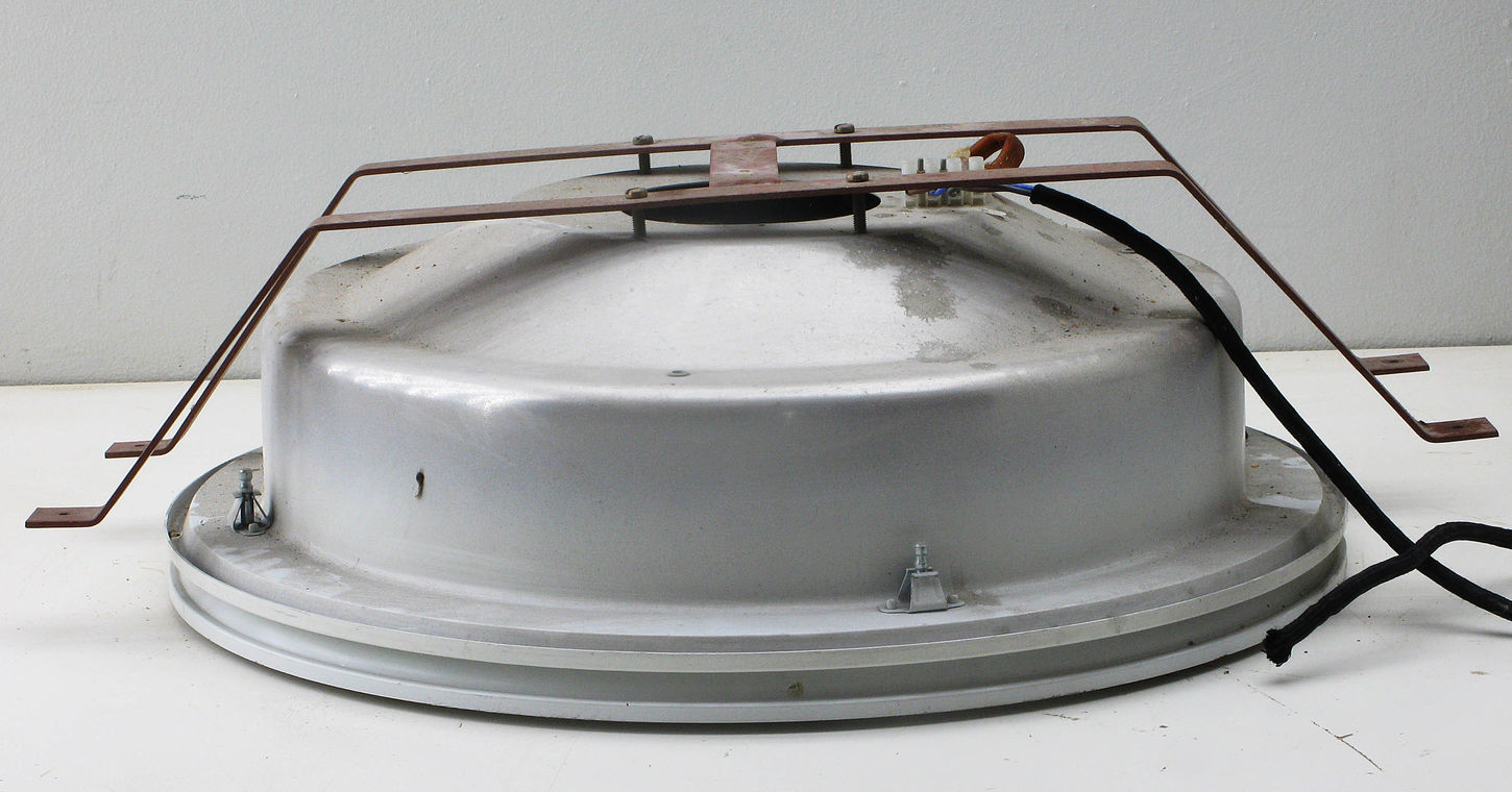 Loftlampe med hvidmatteret plastglas