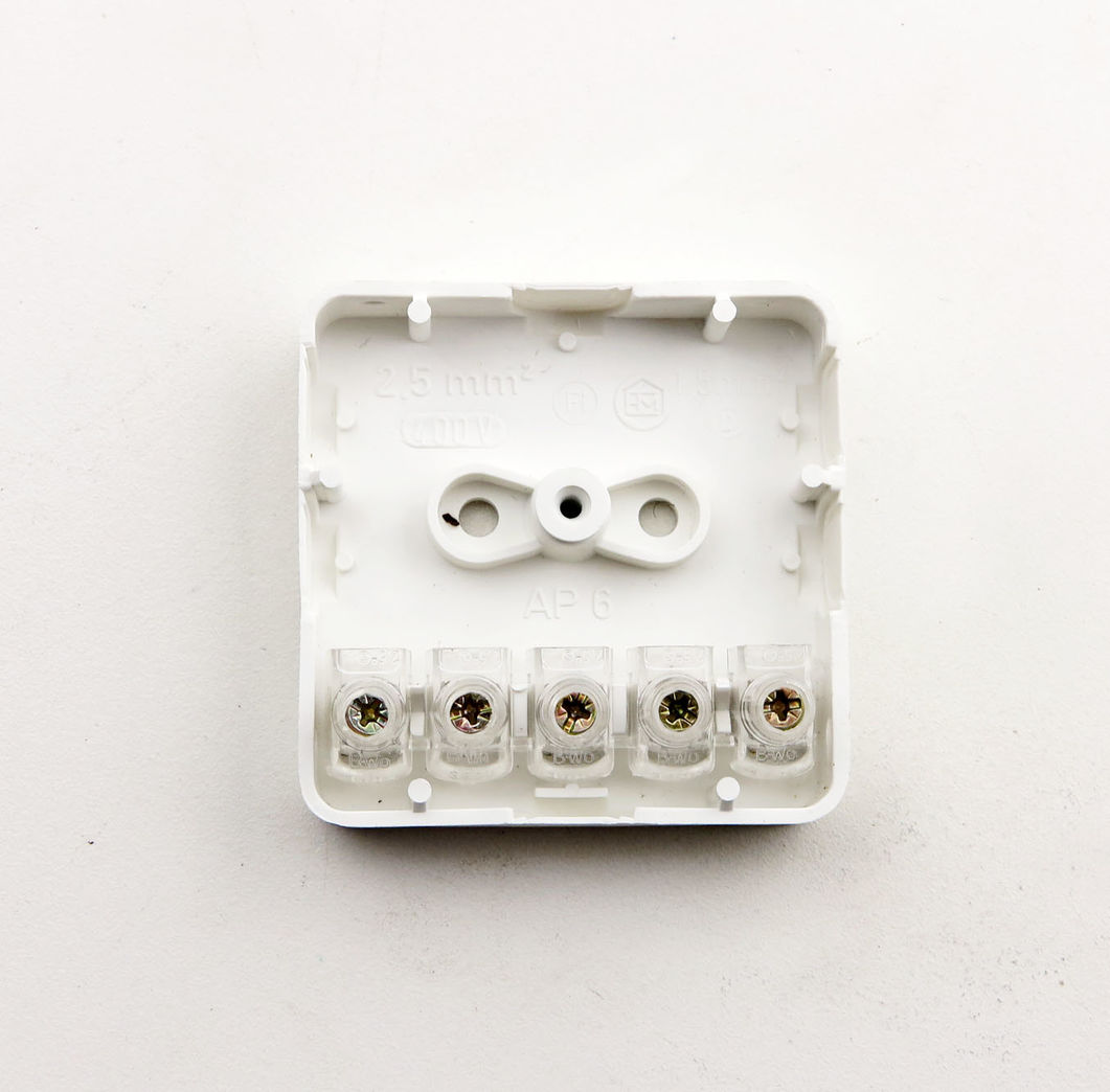 Samledåse m/klemrække, hvid - NY!! Samledåse m/klemrække, hvid - NY!!