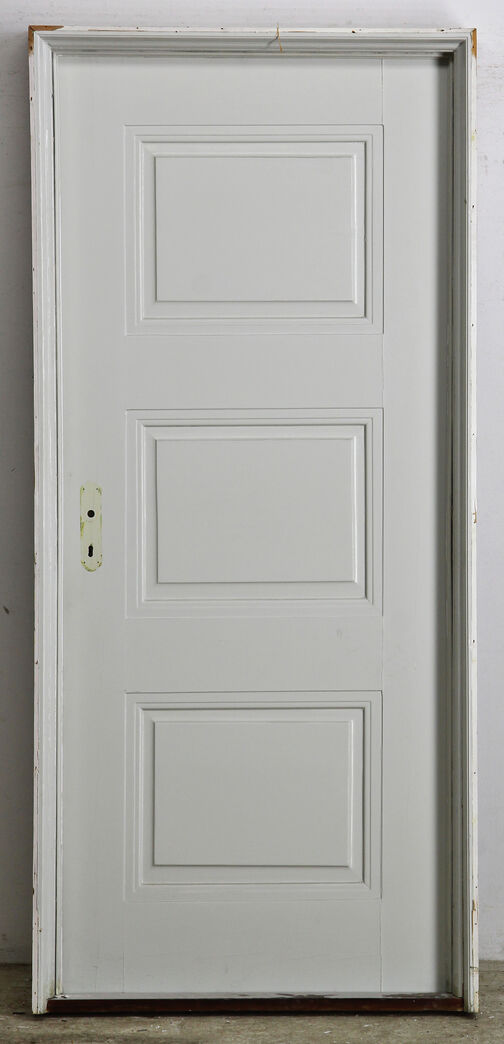 Fyldningsdør med karm Fyldningsdør med karm