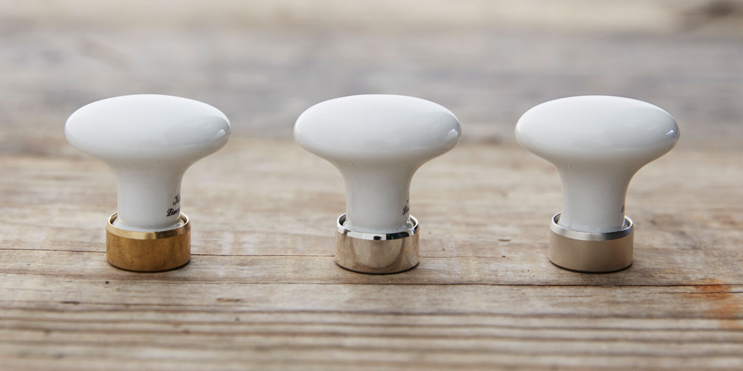 Messingfod - Oval porcelænsknop 35/25 mm