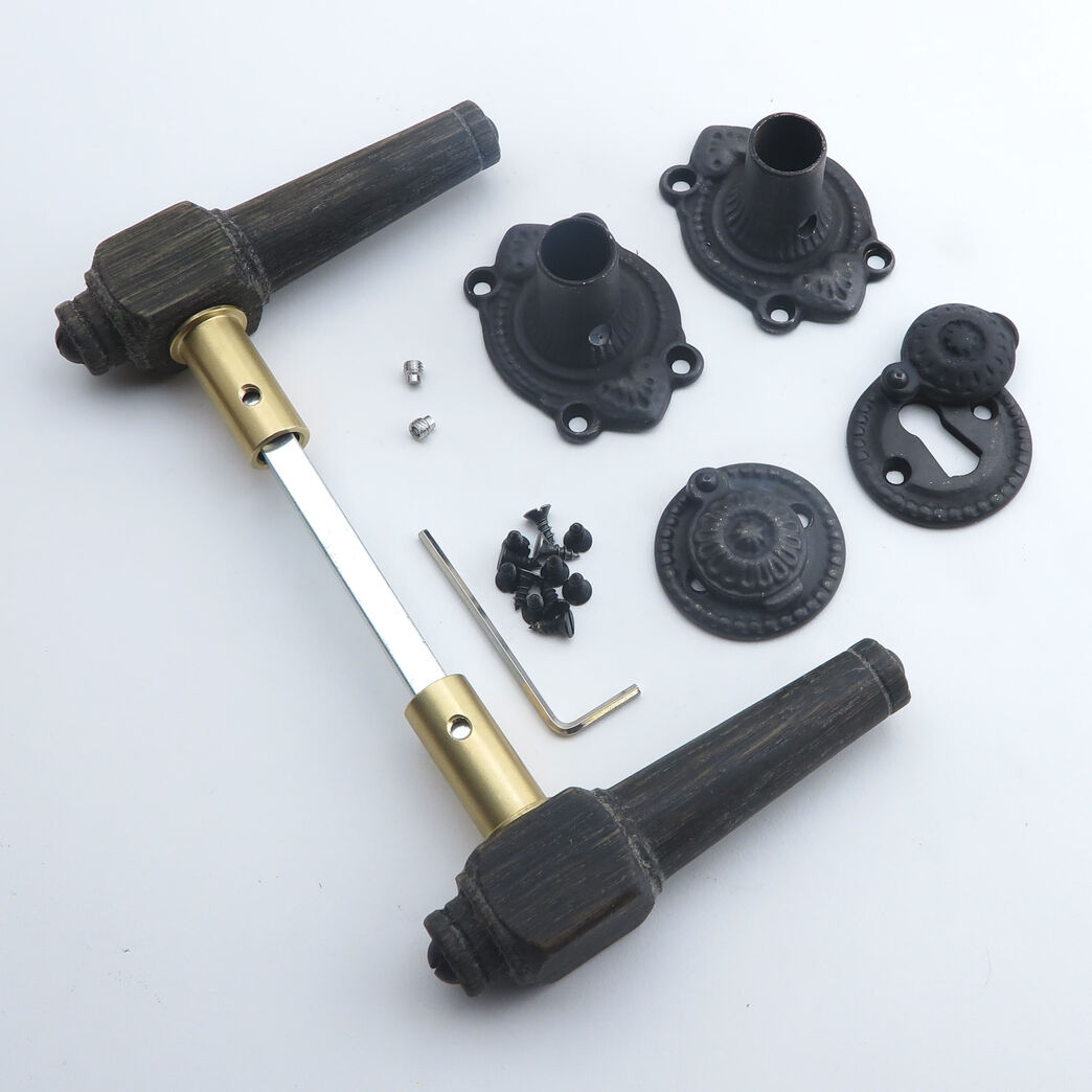 Trægreb til gammel dør - spidsgreb i røget eg