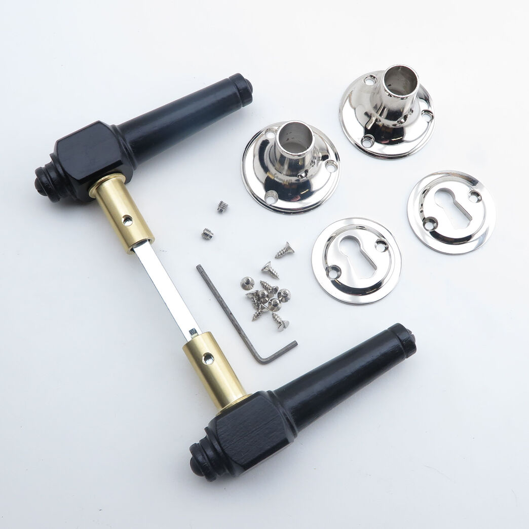 Trægreb til gammel dør - spidsgreb i sortlakeret bøg